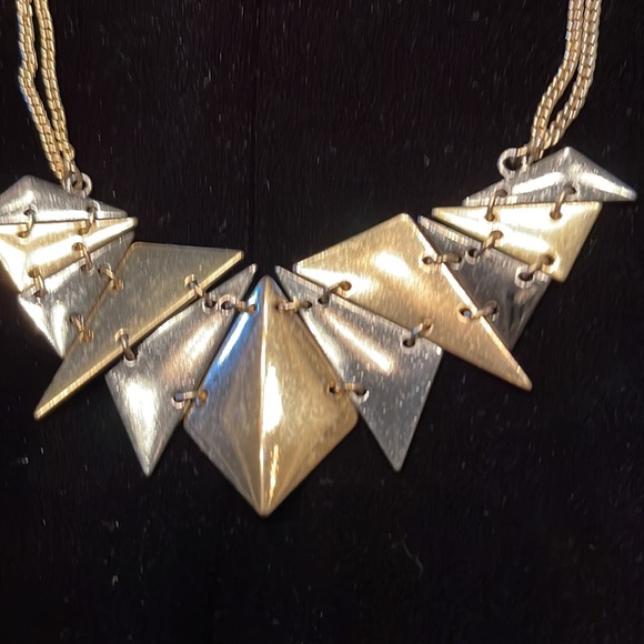 Two toned double chained 18” necklace. - Picture 3 of 5